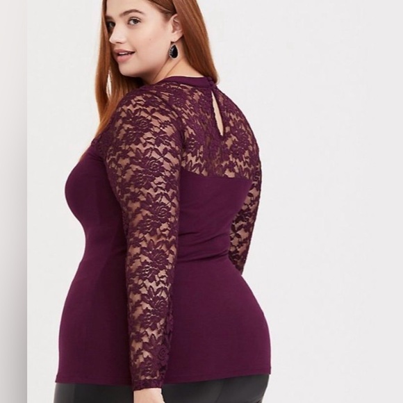 Torrid Foxy lace sleeve top - Picture 2 of 9